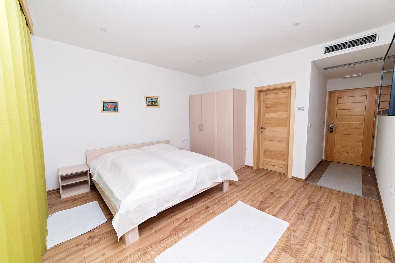 B&B Zlatna Nit Bosanska Krupa Bagian luar foto